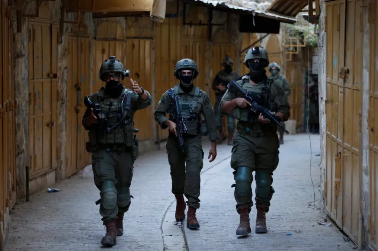 AA-20250823-38904733-38904701west bank