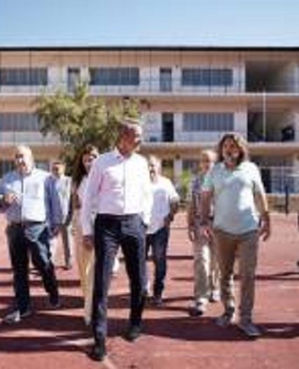 ΕΠΙΣΚΕΨΗ ΜΗΤΣΟΤΑΚΗ ΖΩΓΡΑΦΟΥΦΩΤΟ
