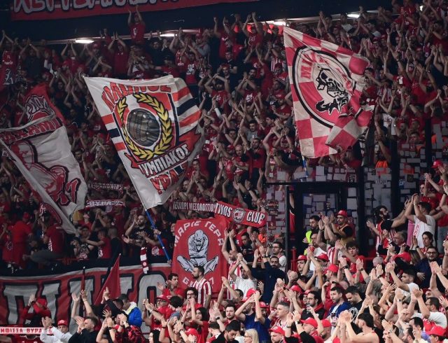 Filathloi-opadoi-olympiacos-sef-1200×800-e1758035948
