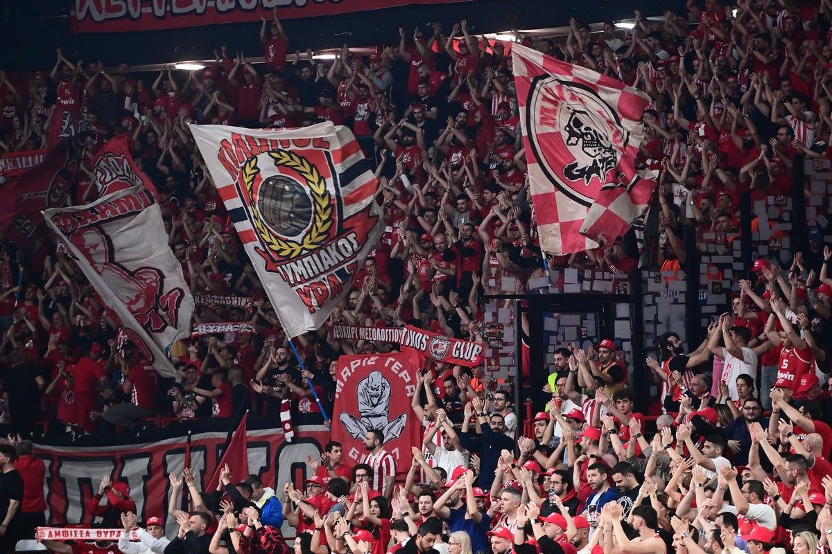 Filathloi-opadoi-olympiacos-sef-1200×800-e1758035948