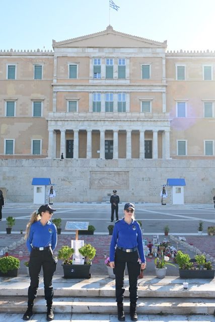 [381509] ΙΣΧΥΡΗ Η ΠΑΡΟΥΣΙΑ ΤΗΣ ΑΣΤΥΝΟΜΙΑΣ ΣΤΗΝ ΜΑΘΗΤΙΚΗ ΠΑΡΕΛΑΣΗ ΣΤΗΝ ΑΘΗΝΑ