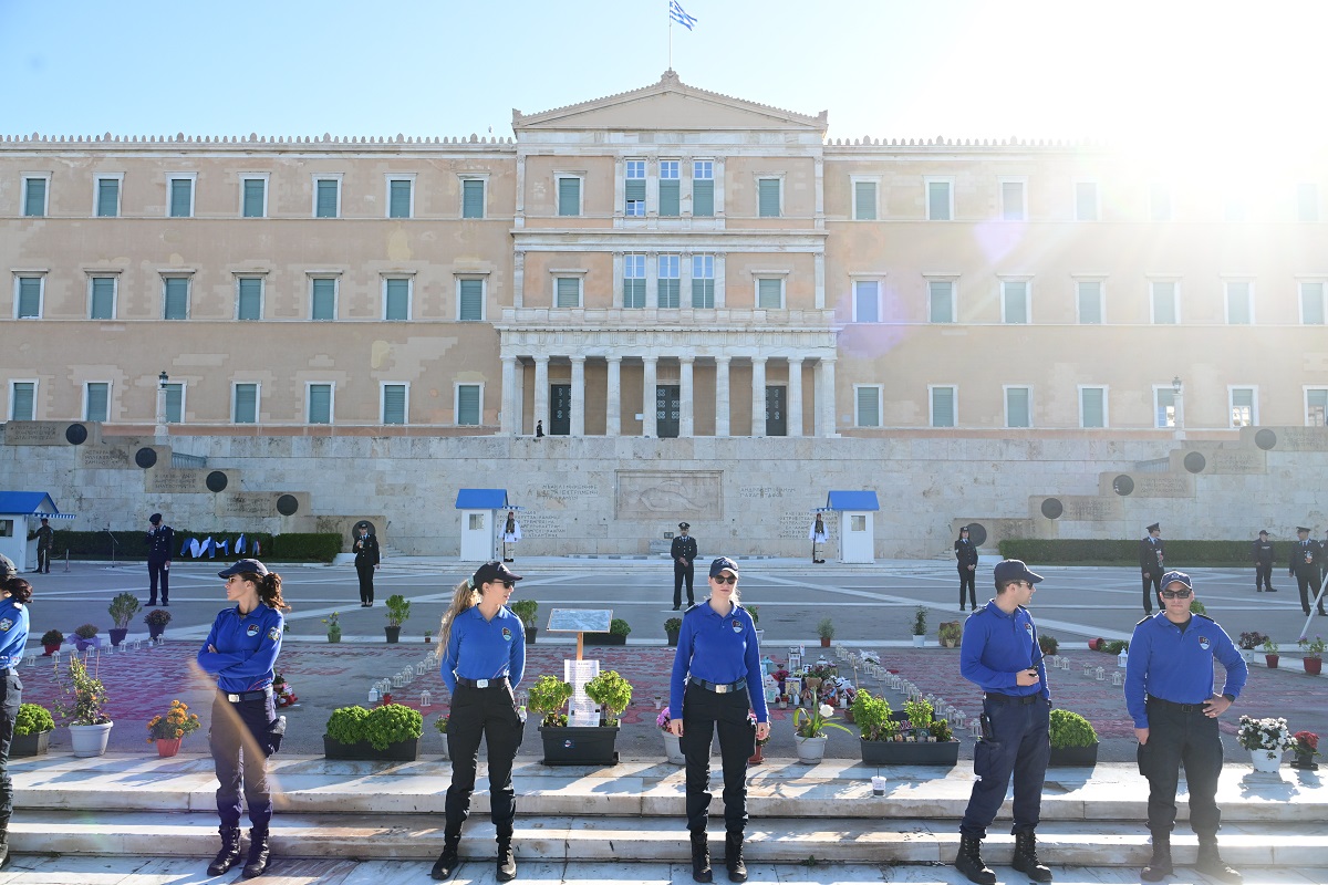[381509] ΙΣΧΥΡΗ Η ΠΑΡΟΥΣΙΑ ΤΗΣ ΑΣΤΥΝΟΜΙΑΣ ΣΤΗΝ ΜΑΘΗΤΙΚΗ ΠΑΡΕΛΑΣΗ ΣΤΗΝ ΑΘΗΝΑ