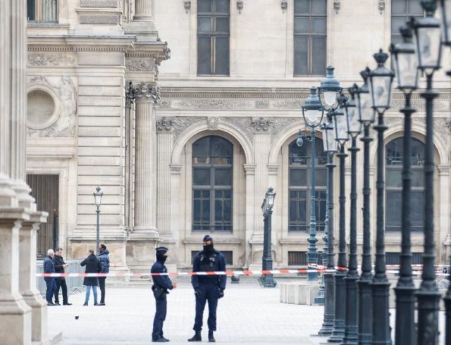 louvre_3