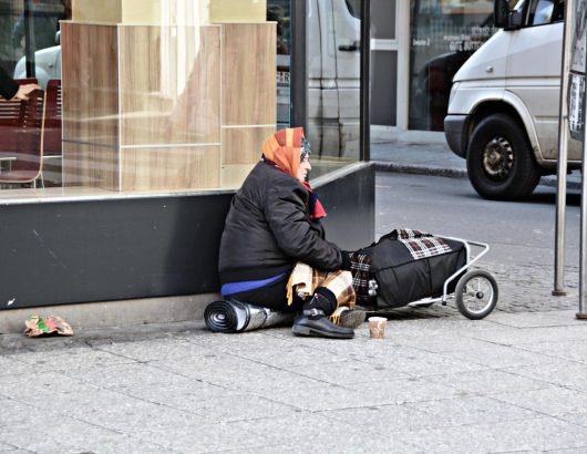 poverty-1423343_1920-1200×800