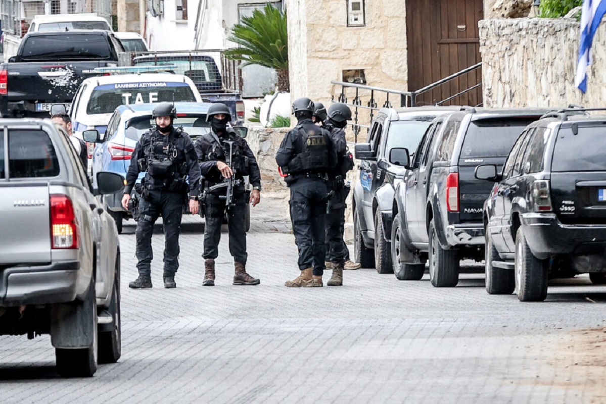 [381643] ΠΕΡΙΣΤΑΤΙΚΟ ΜΕ ΠΥΡΟΒΟΛΙΣΜΟΥΣ ΜΕ ΑΠΟΤΕΛΕΣΜΑ ΝΕΚΡΟΥΣ ΚΑΙ ΤΡΑΥΜΑΤΙΕΣ ΣΗΜΕΙΩΘΗΚΕ ΣΤΑ ΒΟΡΙΖΙΑ ΗΡΑΚΛΕΙΟΥ ΚΡΗΤΗΣ  (ΣΤΕΦΑΝΟΣ ΡΑΠΑΝΗΣ / EUROKINISSI)