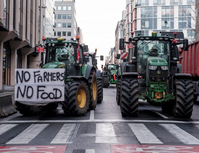 europe-farmers-protests-far-right-03012024-1