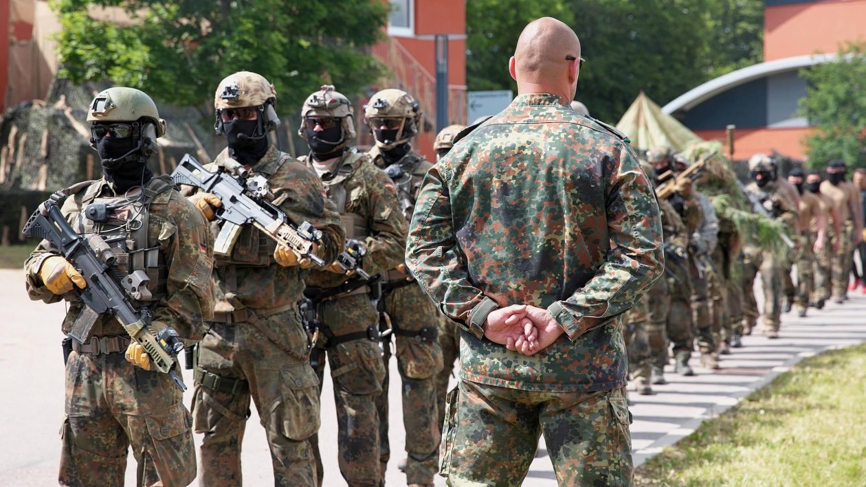 ksk-tag-der-bundeswehr-pfullendorf-100_2400x1350