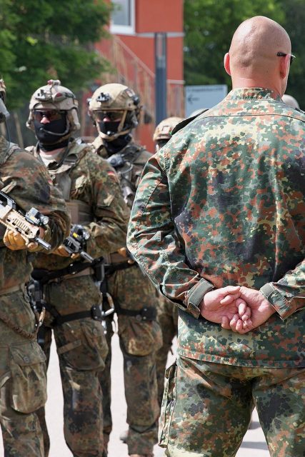 ksk-tag-der-bundeswehr-pfullendorf-100_2400x1350