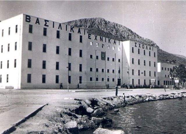ktiriov-t-s-leroy-1949 715Χ460