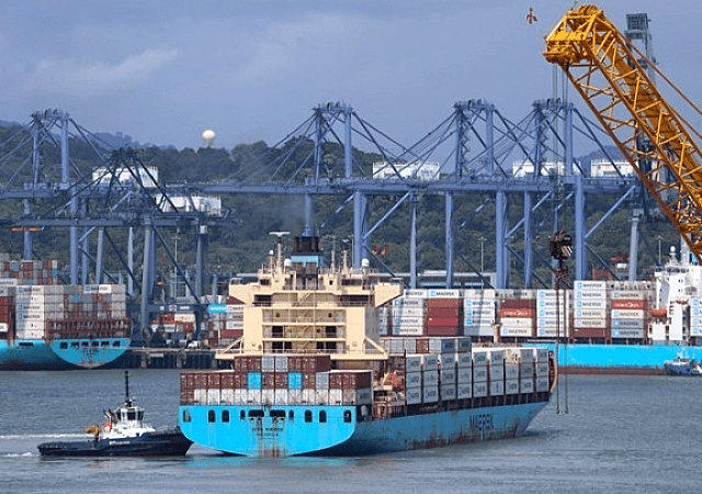 I-Maersk-tha-analabei-prosorina-ti-diacheirisi-duo-limanion-stin-eisodo-tis-Diorugas-tou-Panama-