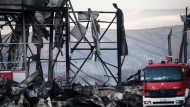 [384089] Η ΕΠΟΜΕΝΗ ΗΜΕΡΑ ΤΗΣ ΠΥΡΚΑΓΙΑΣ ΣΤΟ ΕΡΓΟΣΤΑΣΙΟ ΤΗΣ “ΒΙΟΛΑΝΤΑ” ΣΤΑ ΤΡΙΚΑΛΑ  (ΘΑΝΑΣΗΣ ΚΑΛΛΙΑΡΑΣ/EUROKINISSI)