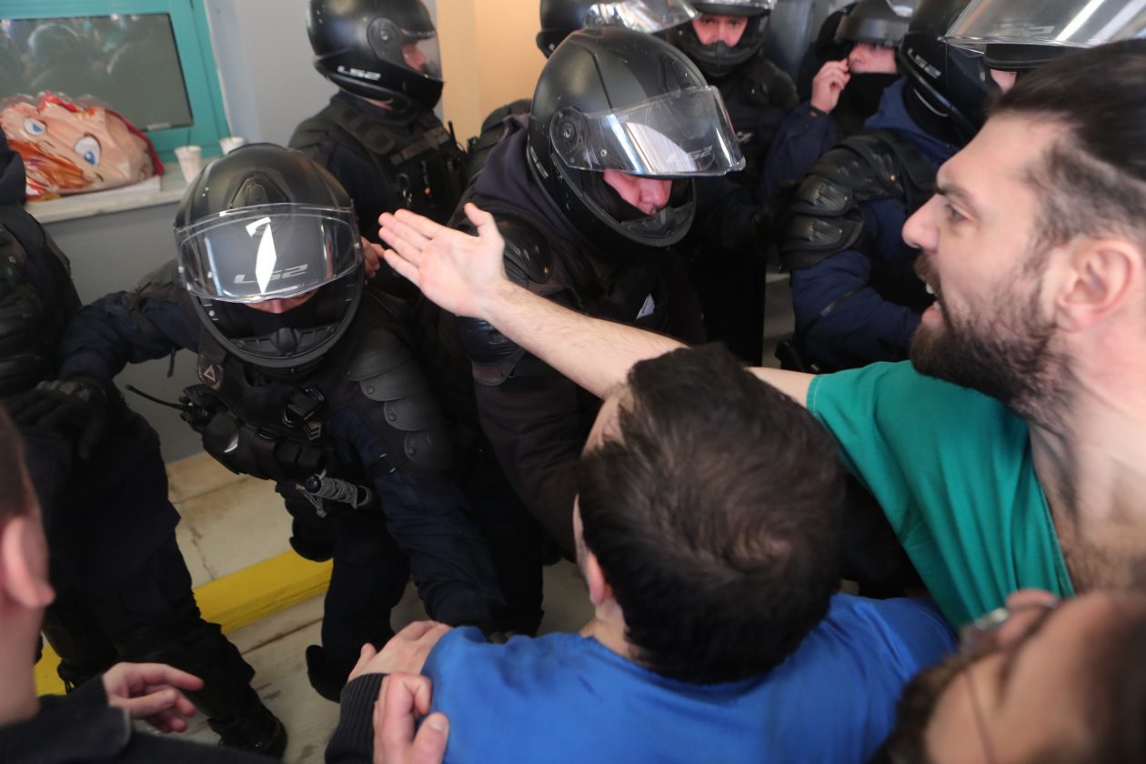 [384807] ΕΠΙΣΚΕΨΗ ΤΟΥ ΥΠΟΥΡΓΟΥ ΥΓΕΙΑΣ ΑΔΩΝΙ ΓΕΩΡΓΙΑΔΗ ΣΤΟ ΓΕΝΙΚΟ ΚΡΑΤΙΚΟ ΝΟΣΟΚΟΜΕΙΟ ΝΙΚΑΙΑΣ  (ΣΩΤΗΡΗΣ ΔΗΜΗΤΡΟΠΟΥΛΟΣ/EUROKINISSI)
