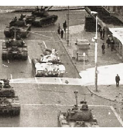 ΤΑΝΚΣ ΧΟΥΝΤΑ 715Χ460