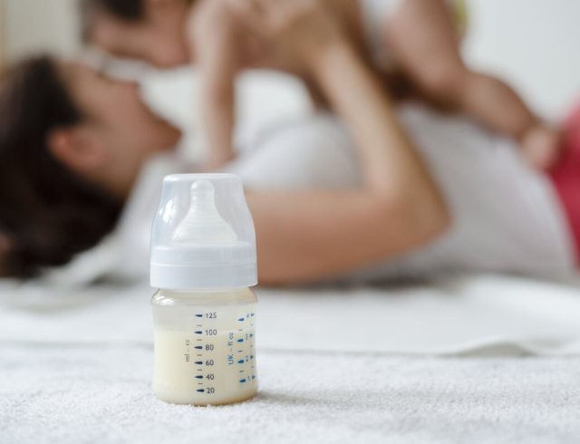 baby-formula-with-mom-baby