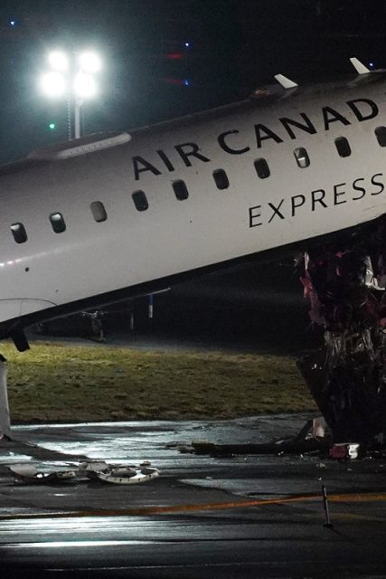NY_airplainlaguardia-crash-6
