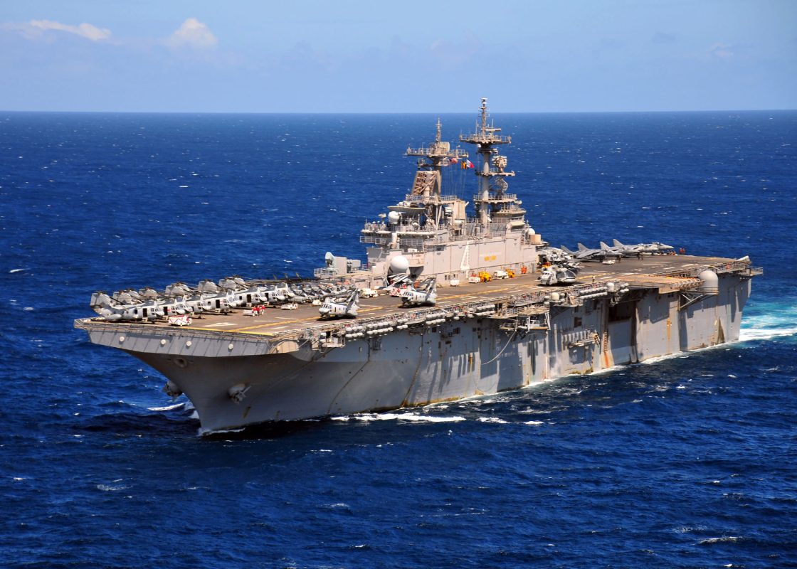 US_Navy_110818-N-ZS026-035_The_USS_Boxer_steams_across_the_Indian_Ocean-1120×800