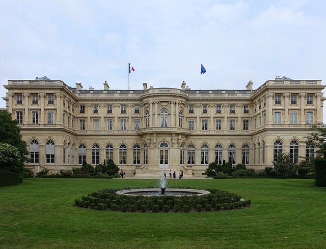garden-quai-d-orsay-ministry-of-foreign-affairs-paris-29140474554