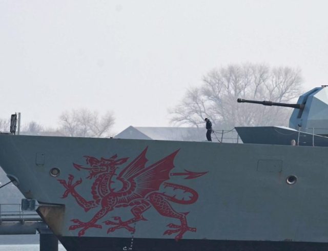 hms-dragon-bretania-polemiko-ploio-1024×616