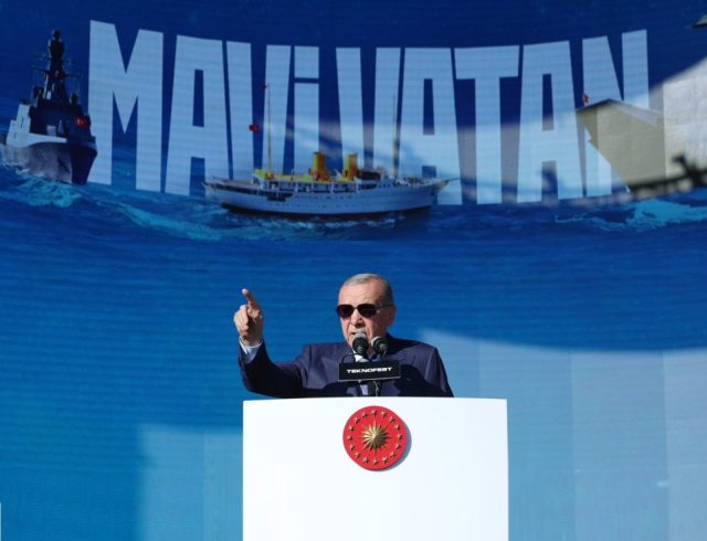 Ερντογάν-γαλάζια-πατρίδα-962×800
