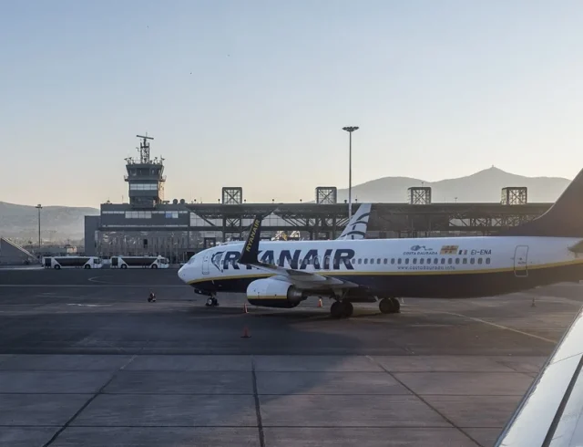Ryanair_Thessaloniki_Shutterstock