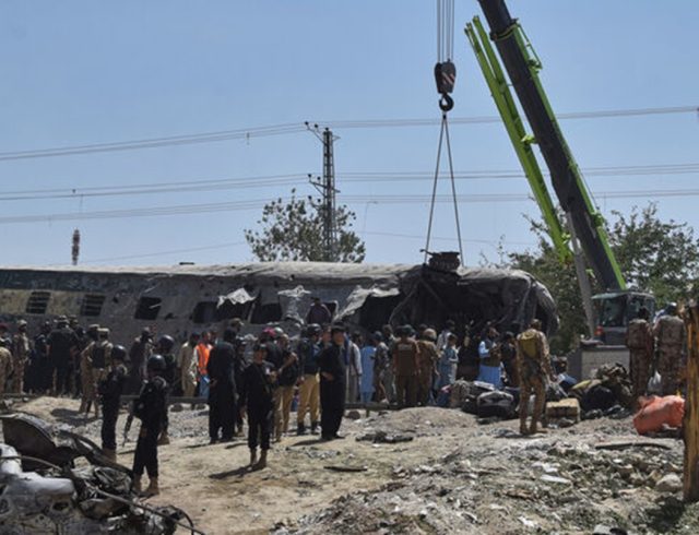 ekriksi-treno-pakistan