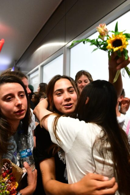 [387200] ΕΠΑΝΑΠΑΤΡΙΣΜΟΣ ΤΩΝ ΕΛΛΗΝΩΝ ΑΚΤΙΒΙΣΤΩΝ ΠΟΥ ΣΥΜΜΕΤΕΙΧΑΝ ΣΤΟN GLOBAL SUMUD FLOTILLA (ΤΑΤΙΑΝΑ ΜΠΟΛΑΡΗ/EUROKINISSI)
