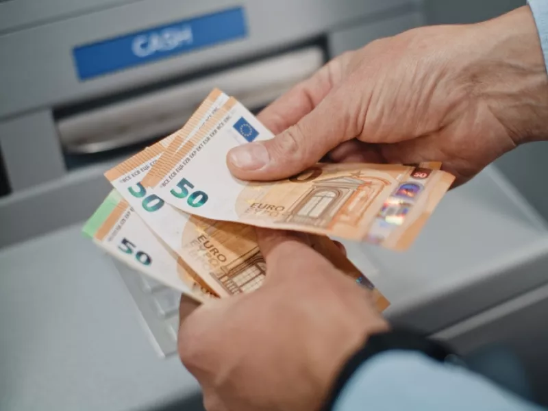 shutterstock-atm.jpg
