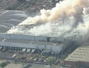 Los Angeles mayor declares emergency over warehouse fire