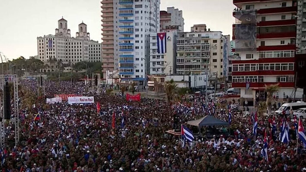 cuba-sigkentrosi-raul-castro-1
