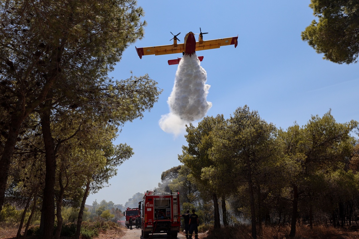 [379666] ΓΙΑ 2Η ΗΜΕΡΑ ΣΥΝΕΧΙΖΕΤΑΙ Η ΜΕΓΑΛΗ ΠΥΡΚΑΓΙΑ ΣΤΗΝ ΑΝΑΤΟΛΙΚΗ ΑΤΤΙΚΗ ΣΤΗΝ ΠΕΡΙΟΧΗ ΤΗΣ ΚΕΡΑΤΕΑΣ  (ΓΙΑΝΝΗΣ ΠΑΝΑΓΟΠΟΥΛΟΣ/EUROKINISSI)
