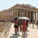 ΤΟΥΡΙΣΤΕΣ ΕΠΙΣΚΕΠΤΟΝΤΑΙ ΤΗΝ ΑΚΡΟΠΟΛΗ
