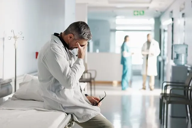 doctor-burnout-640×426