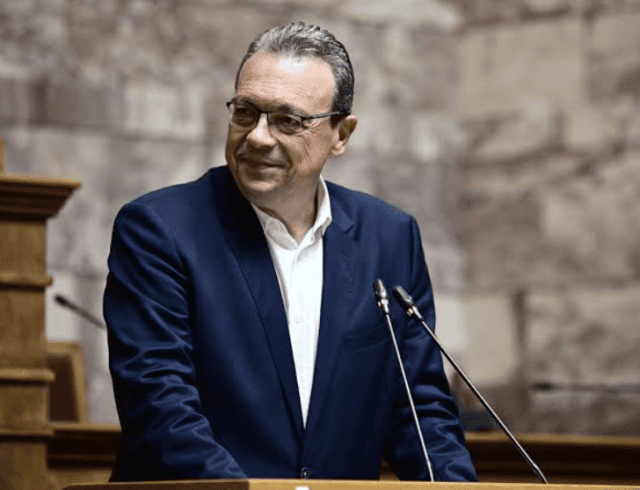 σωκρατης φαμελλος