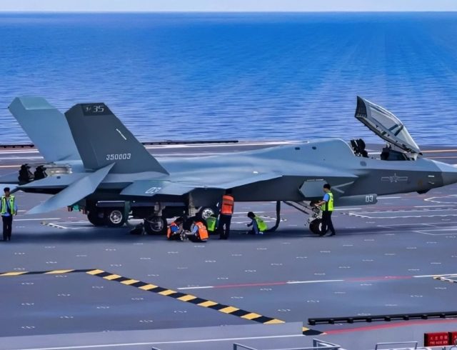 China-J-35-Blue-Shark-Stealth-Fighter