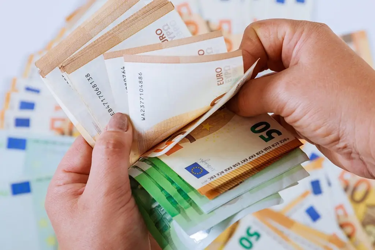 moneyα