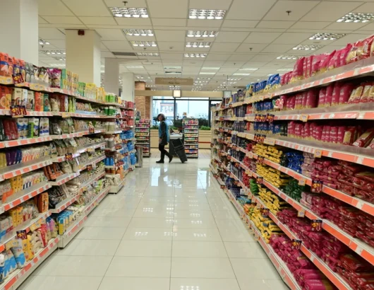 super-market