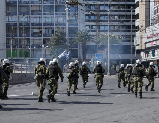ΣΥΛΛΗΨΕΙΣ ΣΤΗ ΠΕΡΙΟΧΗ ΤΗΣ ΟΜΟΝΟΙΑΣ ΜΕΤΑ ΤΟ ΤΕΛΟΣ ΤΟΥ ΠΑΝΕΚΠΑΙΔΕΥΤΙΚΟΥ ΣΥΛΛΑΛΗΤΗΡΙΟΥ  (ΔΑΝΑΗ ΔΑΥΛΟΠΟΥΛΟΥ / EUROKINISSI)