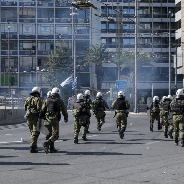 ΣΥΛΛΗΨΕΙΣ ΣΤΗ ΠΕΡΙΟΧΗ ΤΗΣ ΟΜΟΝΟΙΑΣ ΜΕΤΑ ΤΟ ΤΕΛΟΣ ΤΟΥ ΠΑΝΕΚΠΑΙΔΕΥΤΙΚΟΥ ΣΥΛΛΑΛΗΤΗΡΙΟΥ  (ΔΑΝΑΗ ΔΑΥΛΟΠΟΥΛΟΥ / EUROKINISSI)