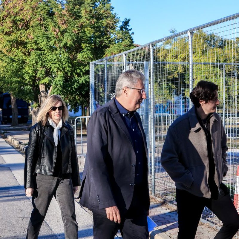 γονεις τεμπη